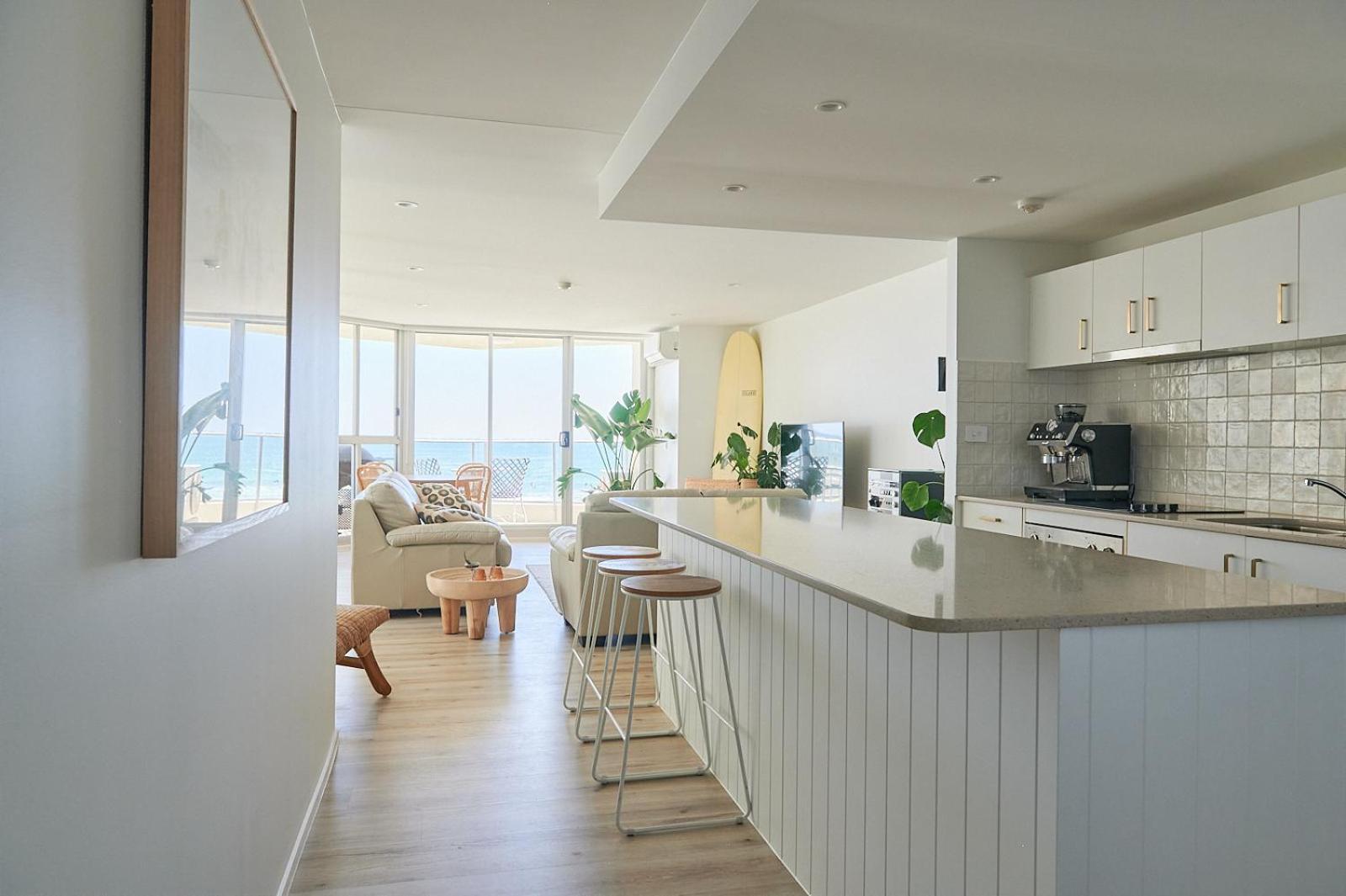 Foreshore Beachfront Apartments Gold Coast Exterior photo