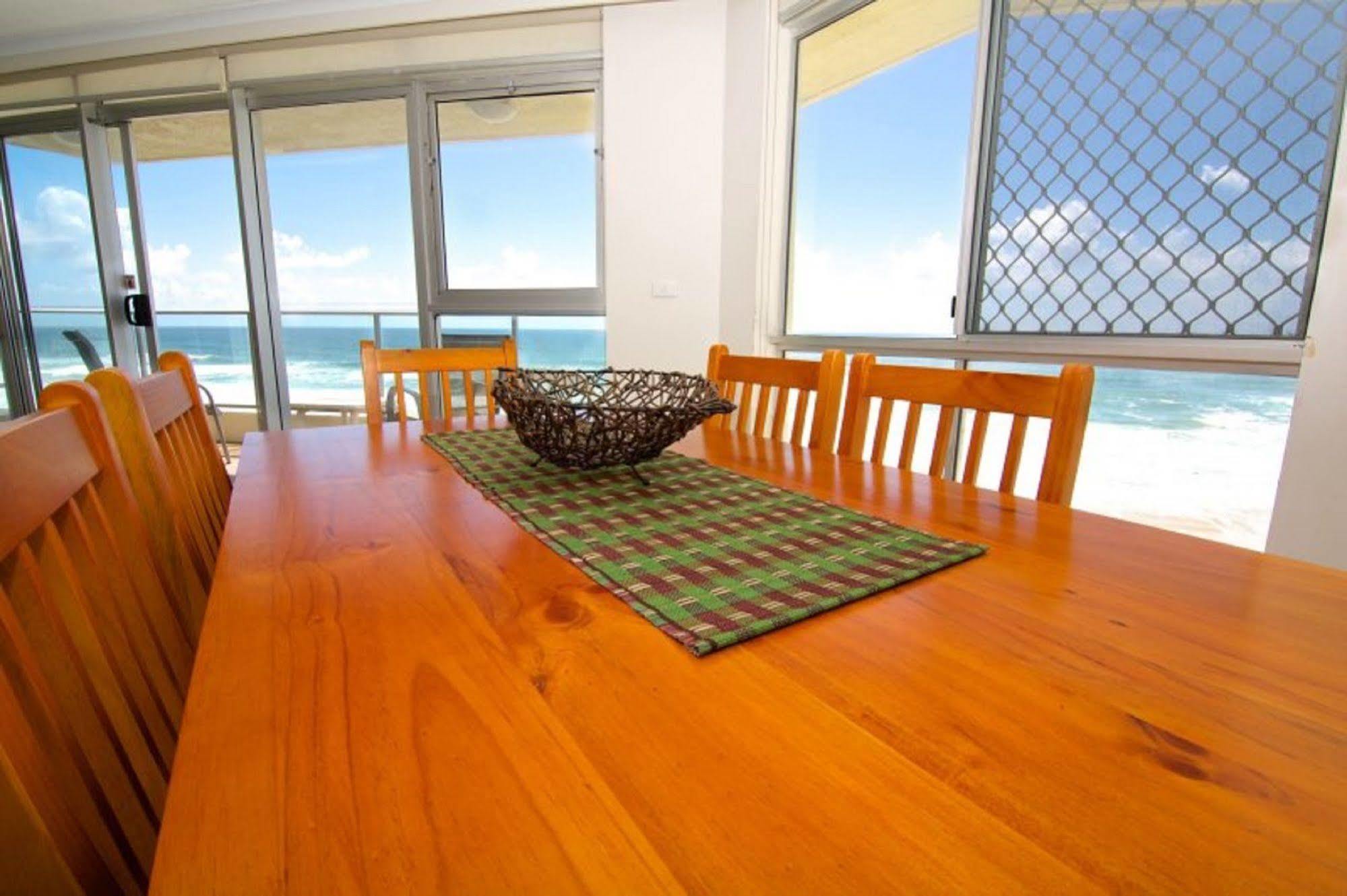 Foreshore Beachfront Apartments Gold Coast Exterior photo