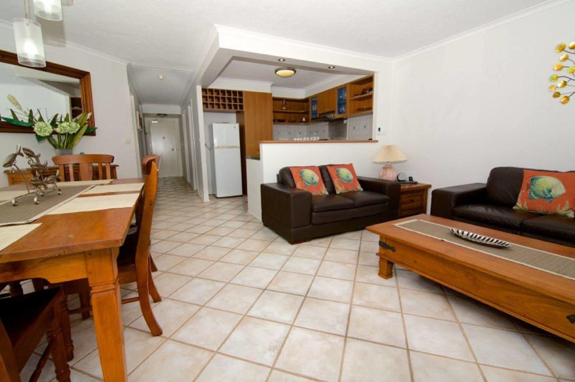 Foreshore Beachfront Apartments Gold Coast Exterior photo