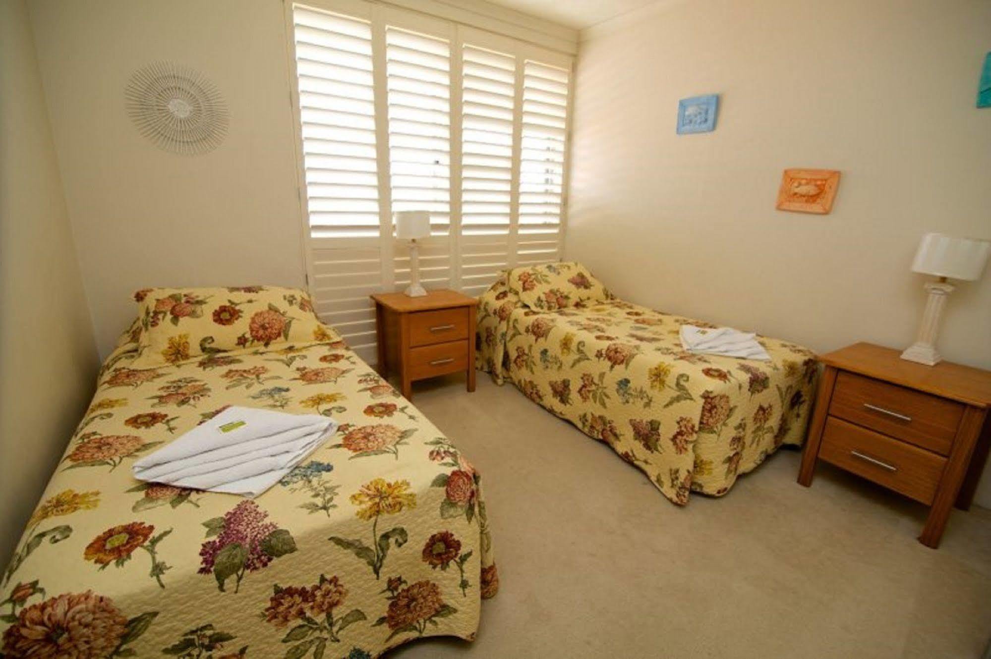 Foreshore Beachfront Apartments Gold Coast Exterior photo